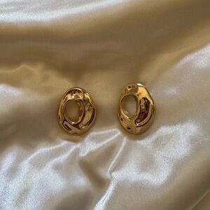 NWOT Vintage Open Oval Drop Earrings in Gold